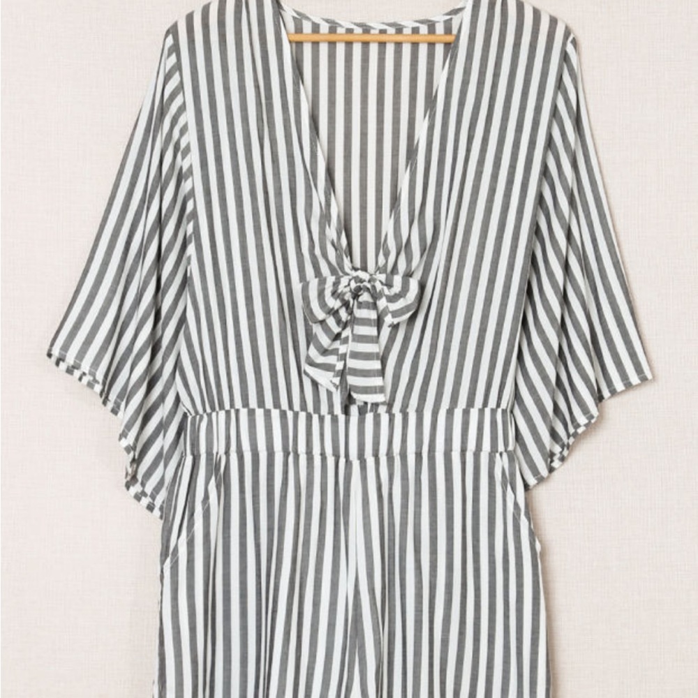 Gray Kimono sleeve romper with tie front and pockets - Picture 10 of 13